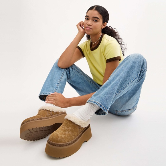 Cecelia Clog In Signature Suede - Picture 6 of 9